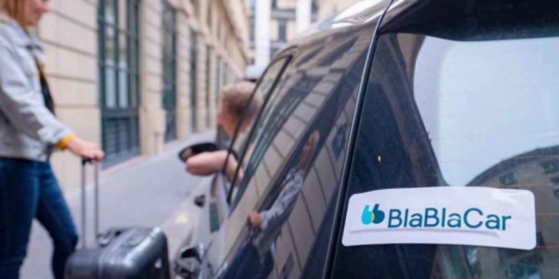 BlaBlaCar / Diario Sur Dos personas se disponen a compartir trayecto en coche
