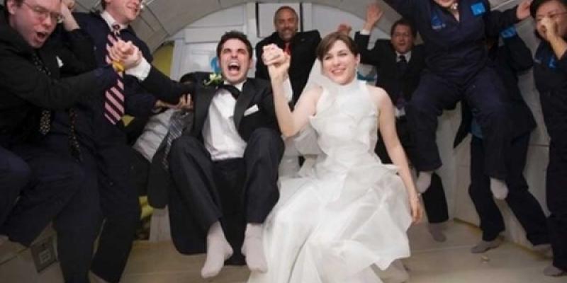 Bodas en la nave espacial