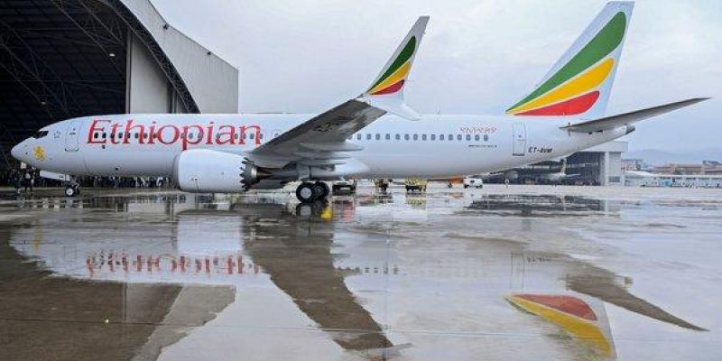 Aterrizaje de emergencia de un Boeing 737 Max por un fallo de motor. boeing