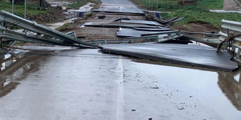 Borrasca Martinho | EFE Estado de la carretera BA-086 de Maguilla (Badajoz), este miércoles.