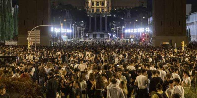 botellón / 20 Minutos El botellón ha llenado las calles de las grandes ciudades