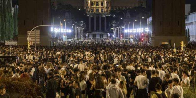 El botellón ha llenado las calles de las grandes ciudades