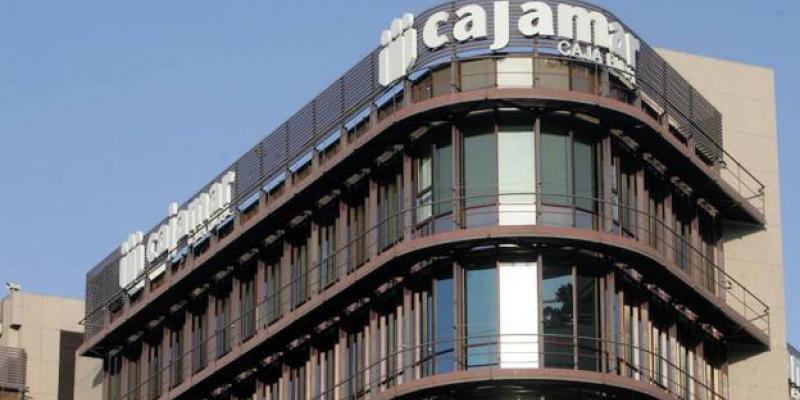 Un trabajador de la entidad bancaria se suicida tras un altercado con un cliente. Cajamar