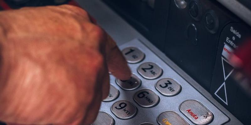 Los cajeros automáticos - Pexels Operaciones en cajeros automáticos