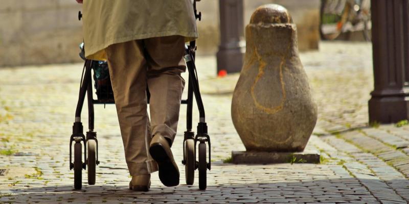El aumento en la tasa de dependencia puede afectar en un futuro a la jubilación Persona mayor/Pixabay