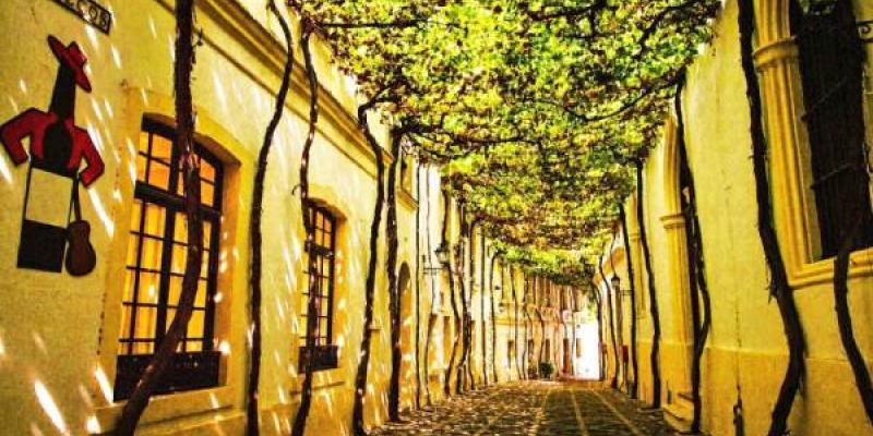 El callejón de los ciegos entre las calles españolas más bonitas - Twitter Las calles españolas más bonitas que hay