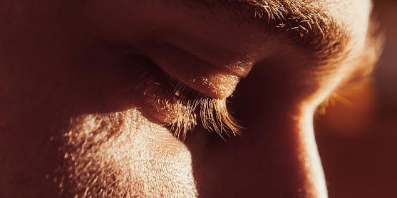 Cara de un hombre con calor extremo / Pixabay Cara de un hombre con calor extremo