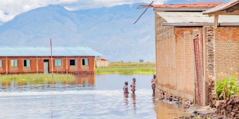 Escuela de niños en la provincia rural de Bujumbura (Burundi) en 2021 | Foto de IOM/Triffin Ntore Escuela inundada en la provincia rural de Bujumbura (Burundi) en 2021