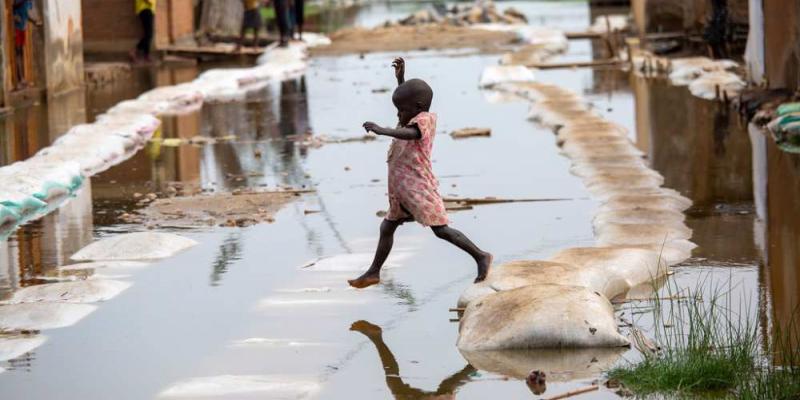 © UNICEF/Karel Prinsloo Al menos 50.000 personas se han visto afectadas por las inundaciones en la región de Gatumba (Burundi) en el último año.
