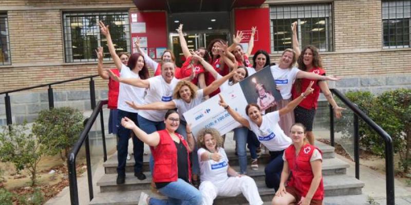 Campaña para conseguir material escolar - Foto: Cruz Roja Encuentro en Murcia