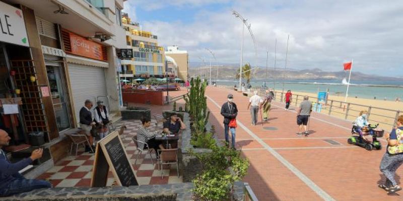 Un fiesta provoca el mayor brote de coronavirus registrado en Canarias. Una reunión familiar provoca el mayor brote de coronavirus registrado en Canarias.