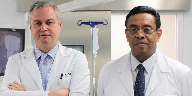 En la imagen, los doctores José Luis Calleja y Luis Abreu | Foto: Grupo Quirón Salud