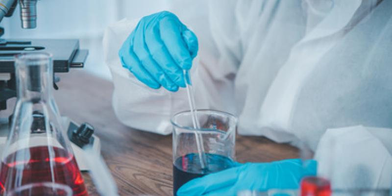 Imagen de un experto científico/envatoelements Vacuna contra el cáncer de pulmón