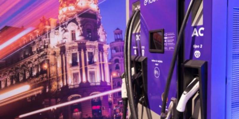 Cargadores Pueblos / Movilidad Sostenible Soporte de carga para vehículos eléctricos de la compañía Endesa X