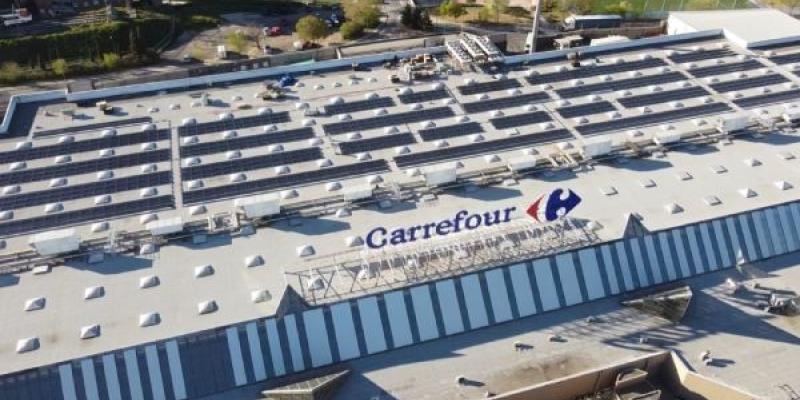 Paneles solares en tiendas Carrefour