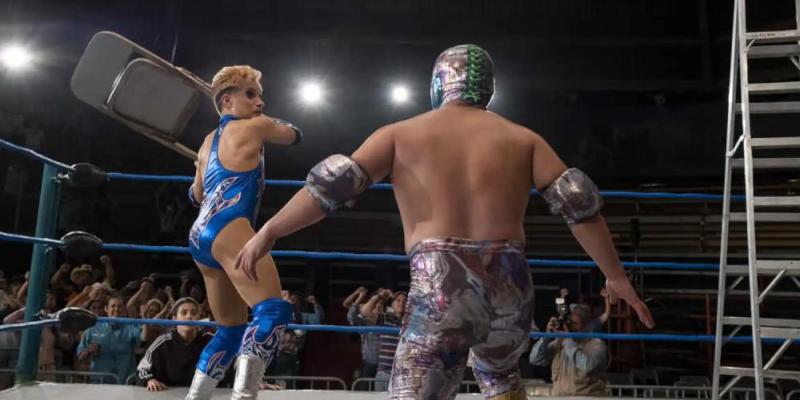 Cassandro sobre el ring - Amazon Prime Una escena de 'Cassandro', la película