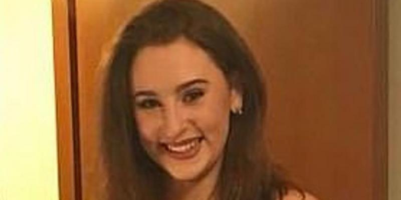 Muere una joven inglesa de 19 años tras saltar de una avioneta en marcha en Madagascar. chica muerta