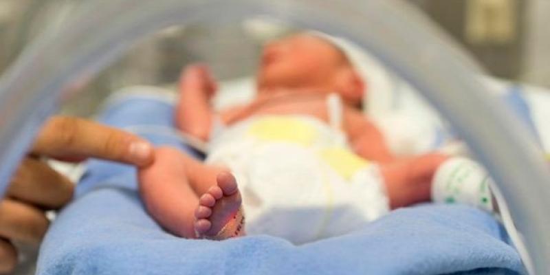 Imagen de un bebé prematuro/Redacción Médica Los chicles con xilitol disminuyen la prematuridad