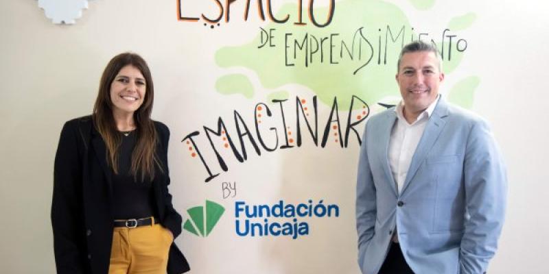 Los hermanos María Jesús y Daniel López, cofundadores de la 'startup' Youforgetme. / EL PAÍS. GARCÍA-SANTOS Los hermanos María Jesús y Daniel López, cofundadores de la 'startup' Youforgetme.