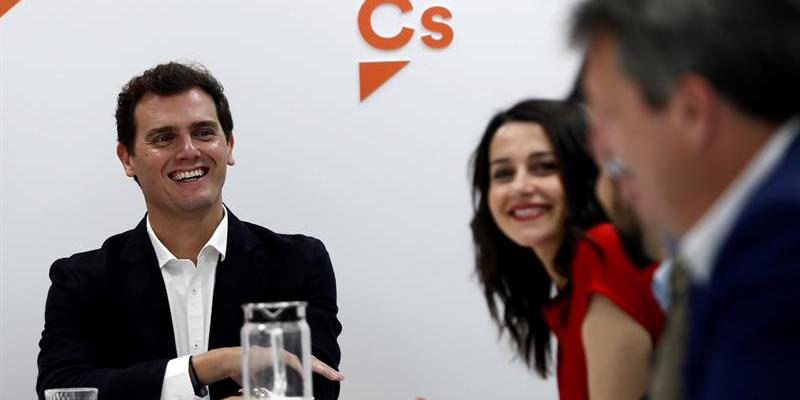 Rivera dice que no se reunirá con Abascal para desbloquear nuevos gobiernos.
Ciudadanos