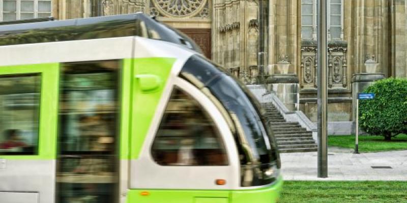 Tranvía en Vitoria, calificada dentro de las ciudades sostenibles