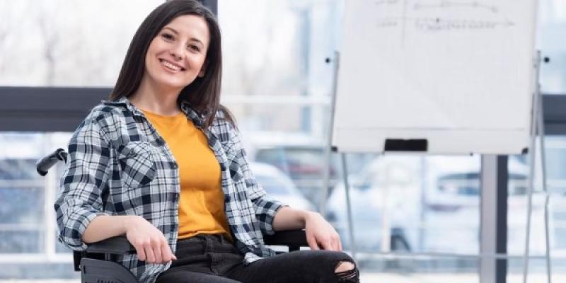 Mujer en silla de ruedas 