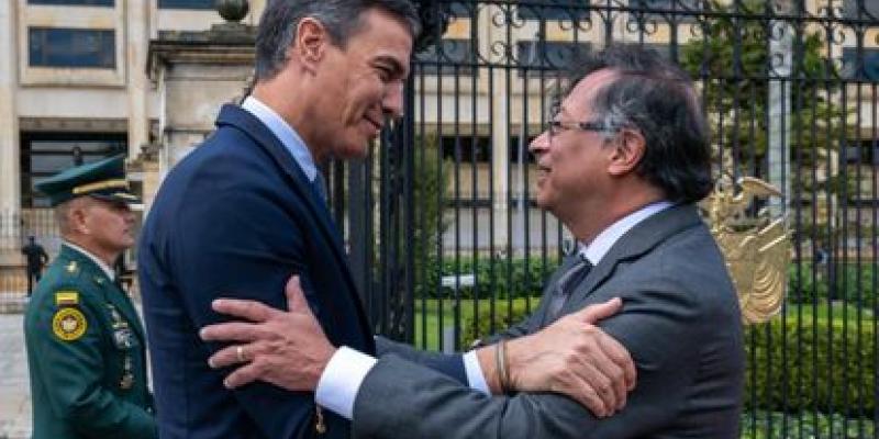 Pedro Sánchez con el presidente de Colombia, Gustavo Petro