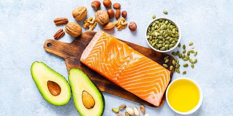 Plato de comida: Salmón con aguacate Salmón con aguacate