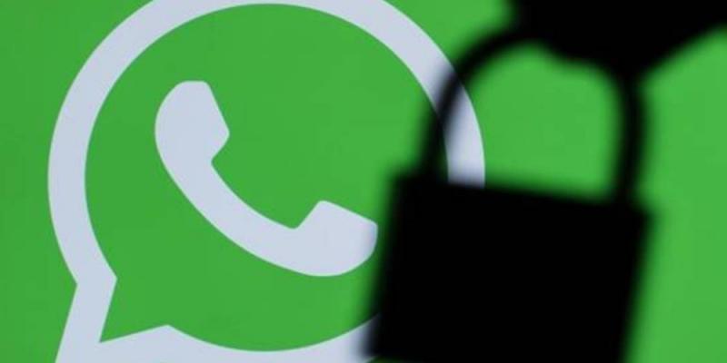 Logo de WhatsApp con un candado haciendo alusión a la seguridad de la app