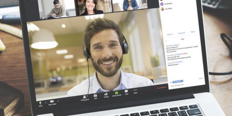 Videollamadas por Zoom Reunión en Zoom por videollamada / Pexels