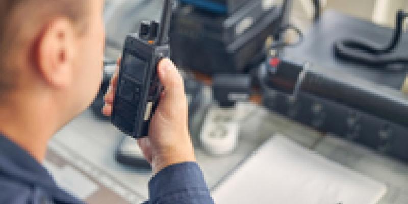 Imagen de un walkie talkie/envatoelements Evolución de los aparatos de comunicación