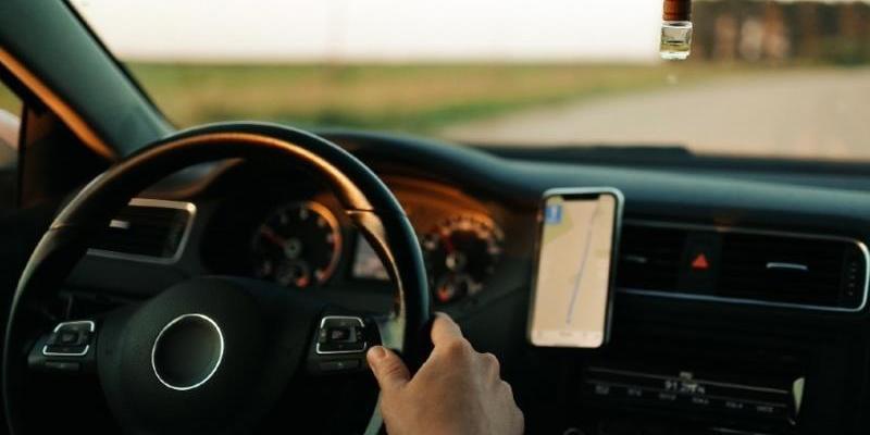 Foto: Maksim Goncharenok en Pexels Las mujeres representaron sólo el 5% de los conductores fallecidos que iban bebidos o drogados