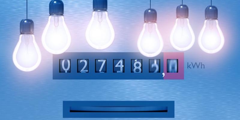 Imagen de un contador eléctrico/OCU El consumo eléctrico se puede consultar a través del contador o desde Internet
