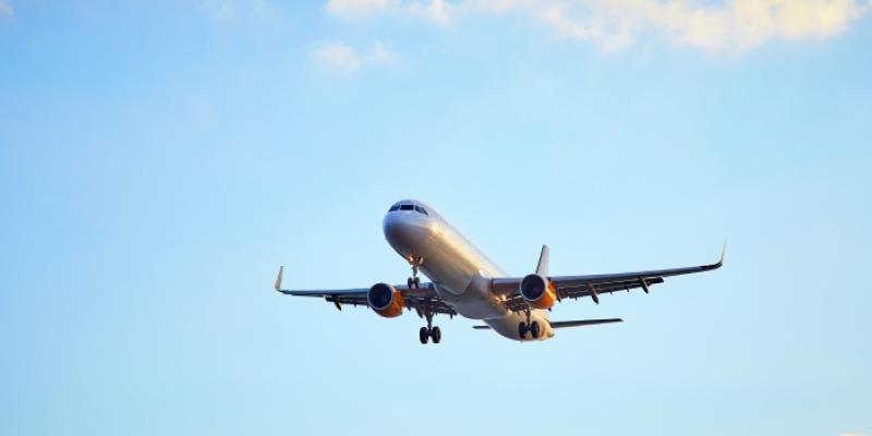 Consumo sanciona a aerolíneas - Foto: Envato Elements Avión