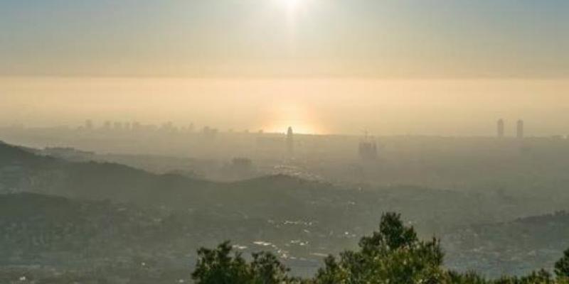 Bruma de contaminación sobre Barcelona | Foto: Alfons Puertas Bruma de contaminación sobre Barcelona | Foto: Alfons Puertas
