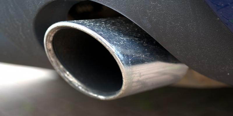 El tráfico es uno de los principales causantes de la contaminación del aire Motor de un coche/Pixabay