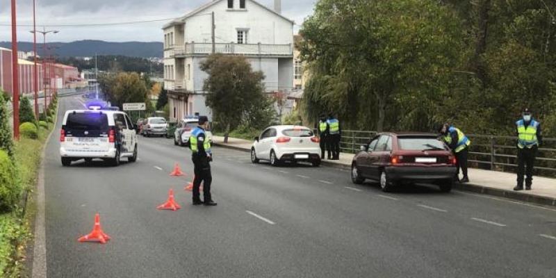 Control de la Policía Local de Ferrol durante el cierre perimetral de la ciudad / POLICÍA LOCAL DE FERROL