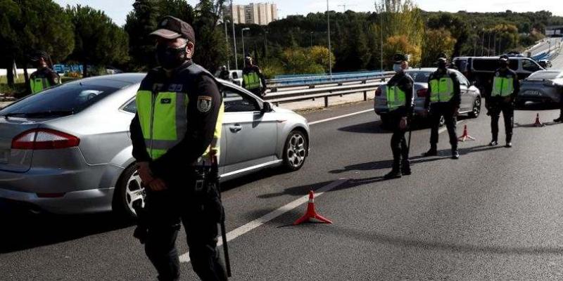 Nuevas restricciones Coronavirus España: confinamiento y nuevas restricciones de movilidad, nuevos casos, muertes y última hora de la Covid-19 / EFE