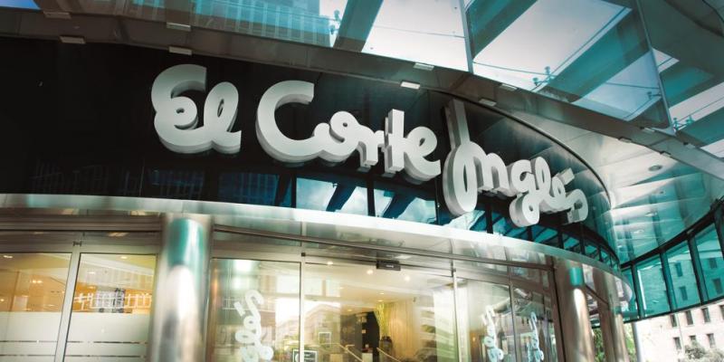 ERTE en El Corte Inglés Entrada a un centro de El Corte Inglés (EP)