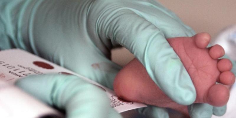 Ejemplo de cómo se realiza el cribado neonatal