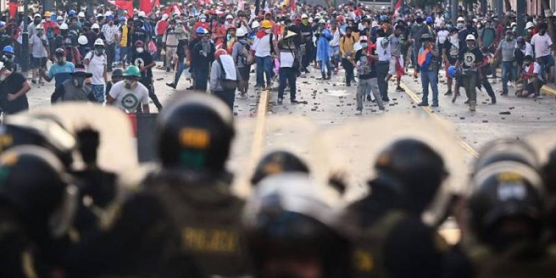 La violenta situación en las calles de Perú - Reteurs Enfrentamientos en Perú