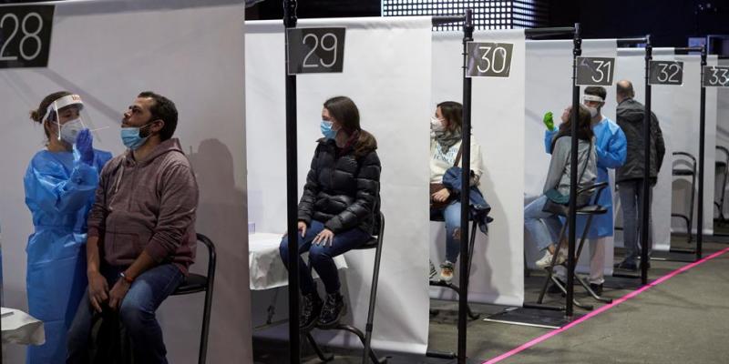 España, a las puertas de una cuarta ola Vacunación cuarta ola (Alejandro García - Alejandro García / EFE)