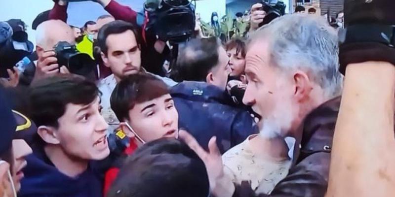 Imagen de los Reyes en Paiporta | Foto de Servimedia Imagen de los Reyes en Paiporta