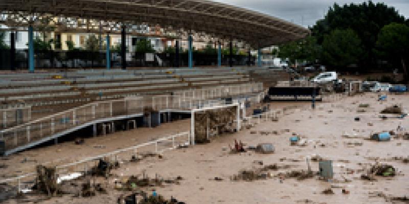 Imagen de una zona deportiva en Valencia derrotada/Diario AS La DANA se ceba con los espacios deportivos
