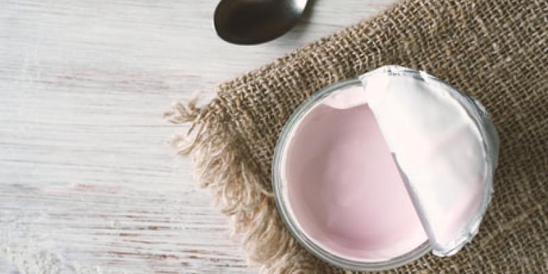Imagen de un yogurt/envatoelements ¿Los yogures cuentan con las suficientes defensas?