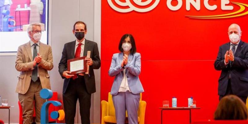 El Gobierno se compromete a seguir avanzando en el área de deficiencias auditivas Darias manifiesta la disposición del Gobierno de seguir avanzando en el área de deficiencias auditivas