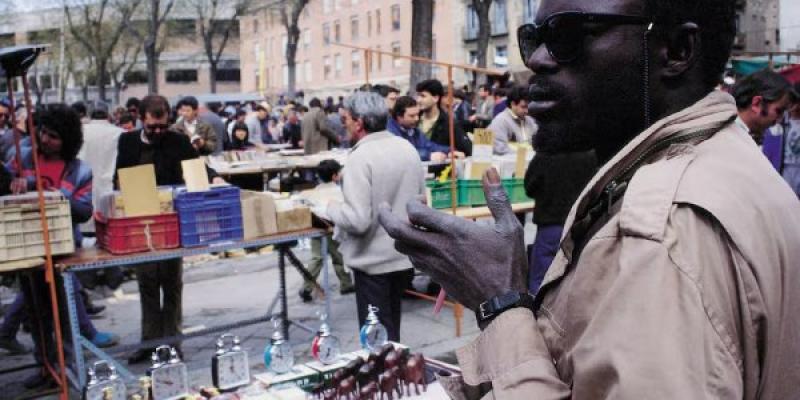 Un inmigrante africano en el Rastro de Madrid / Carlos de Andres para Cadena SER Un inmigrante africano en el Rastro de Madrid / Carlos de Andres