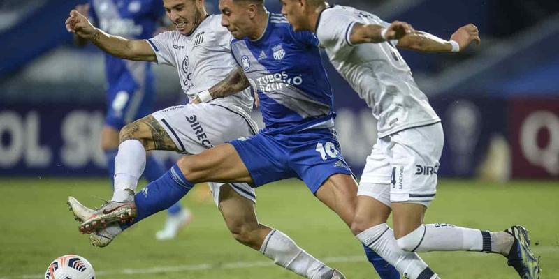 Imagen de un partido de fútbol Deporte moderno y tecnología