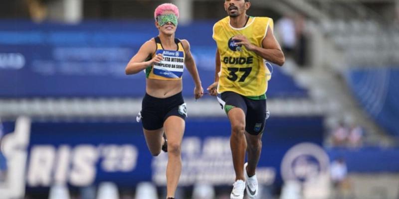 Deportistas paralímpicos con sus guías - CPI Preparando a los deportistas paralímpicos