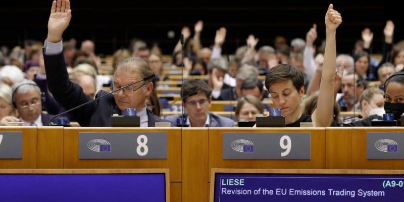 Votos en el parlamento por el derecho al aborto - Oliver Hostel EFE El derecho al aborto en la Unión Europea